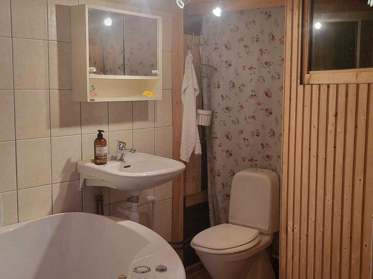 فيلا Minihus Med Stor Traedgardstomt Naera Golf Och Hav تروسا المظهر الخارجي الصورة